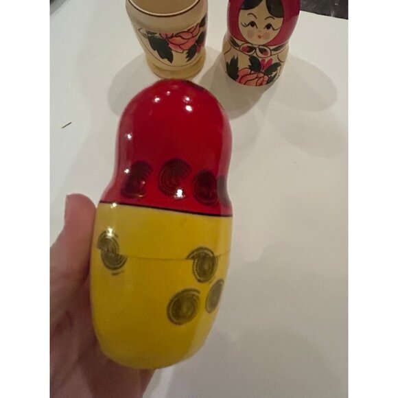 Vintage set of Nesting Dolls, set of 5, complete set matryoshka dolls cottage - Picture 10 of 11